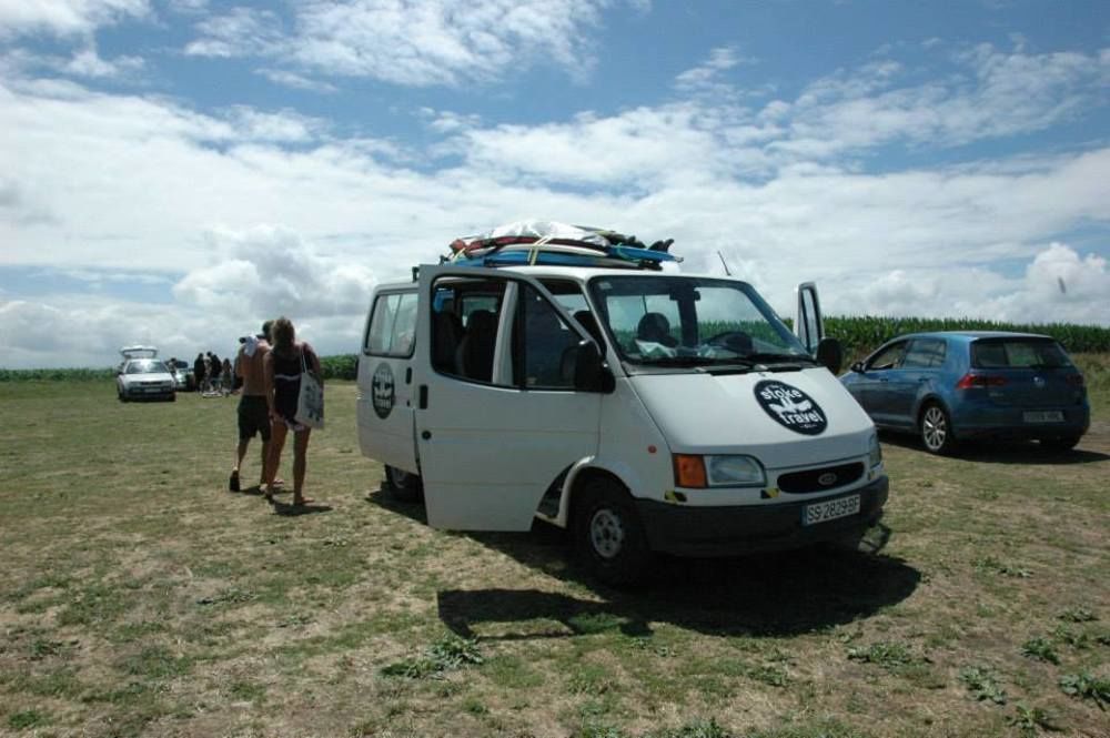 Zarautz Beachside Surf Camp Екстер'єр фото