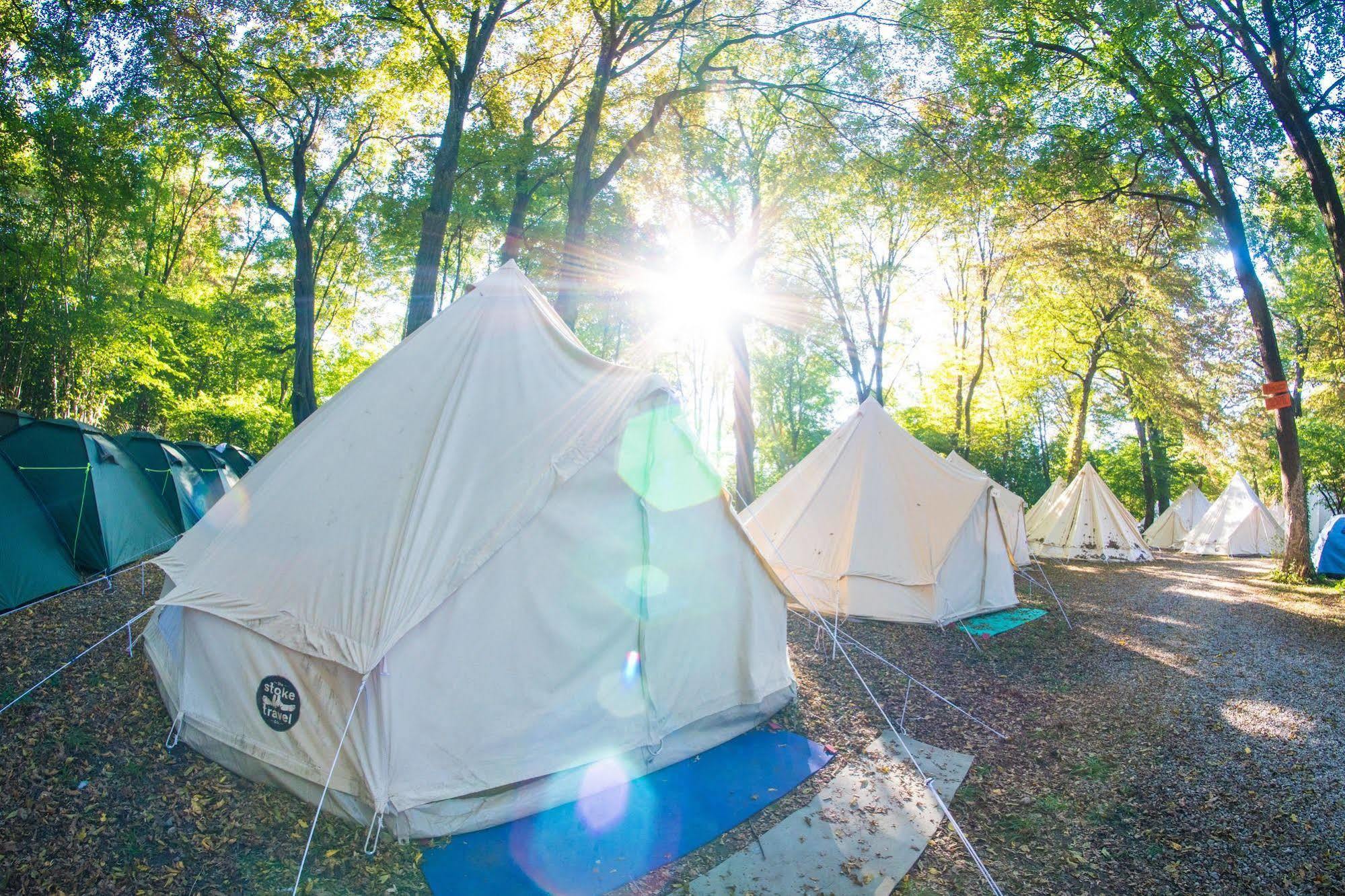 Zarautz Beachside Surf Camp Екстер'єр фото